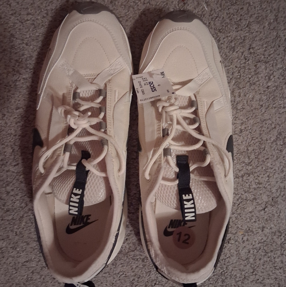 Nike Womens TC 7900 Sneakers , Style  DD9682-200 Beige Cream Sz 12 Shoes